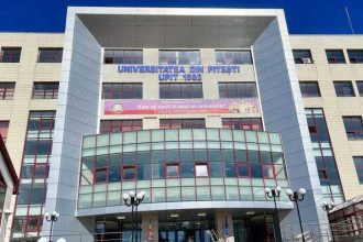 Ceremonia de deschidere a anului universitar la Teatrul Gheorghe Zamfir