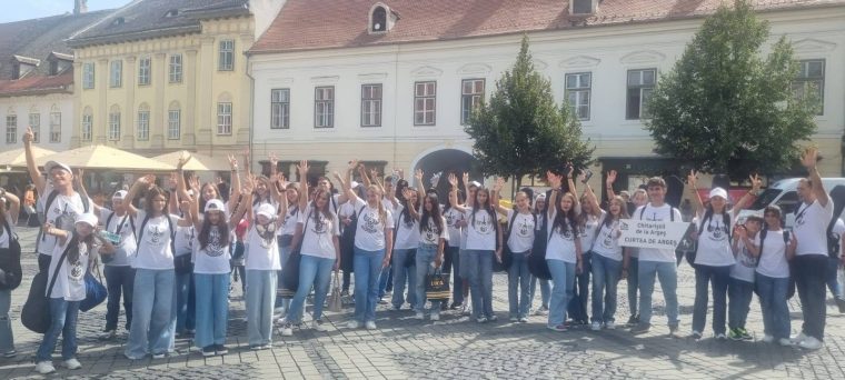 Chitaristii din Arges pe scena in aer liber la Sibiu