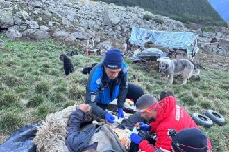 Cioban din Arges atacat de urs ranitul evacuat cu elicopterul