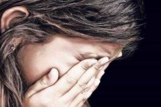 Copila violata de un tanar mai mare Politistii au aflat dupa nastere