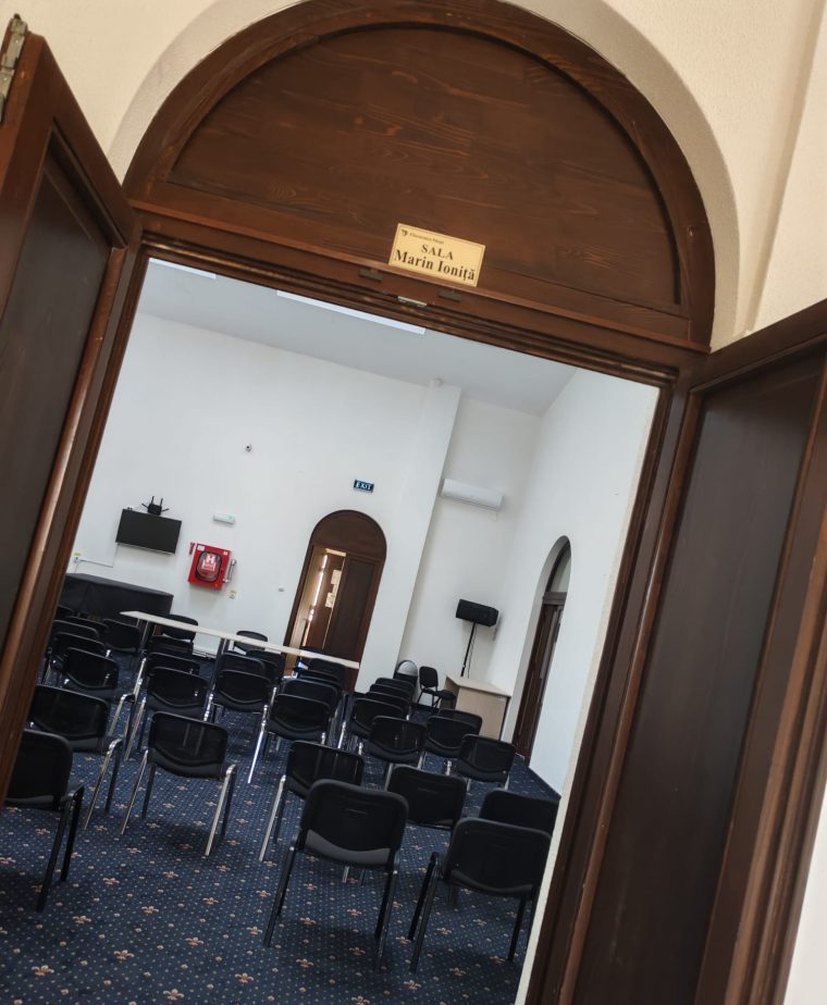 Criticul literar Nicolae Oprea si scriitorul Cristian Melesteu invitati la Filarmonica Pitesti