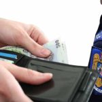 DGA Soferul a incercat sa mituiasca doi politisti