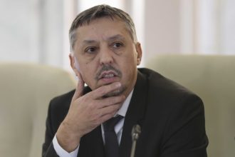 Daniel David anunta modificari testari clase primare si gimnaziale