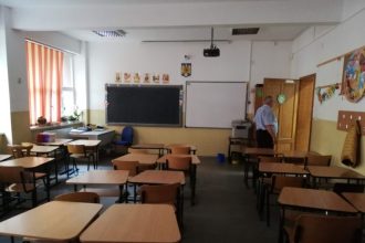 Demisie in bloc la cea mai mare scoala din Bucuresti