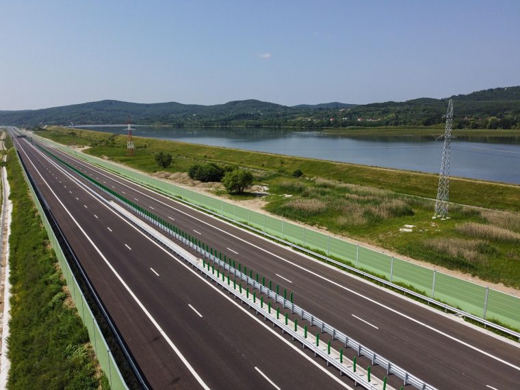 Doua tronsoane de pe Autostrada A0 Nord finalizate devreme