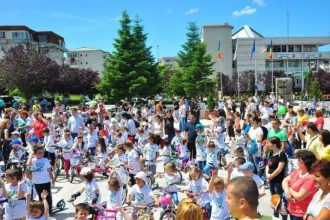 Ecologizare si activitati sportive pentru copii la Mioveni