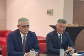 Elevii Liceului Brancusi vor invata la Centrul Universitar Pitesti