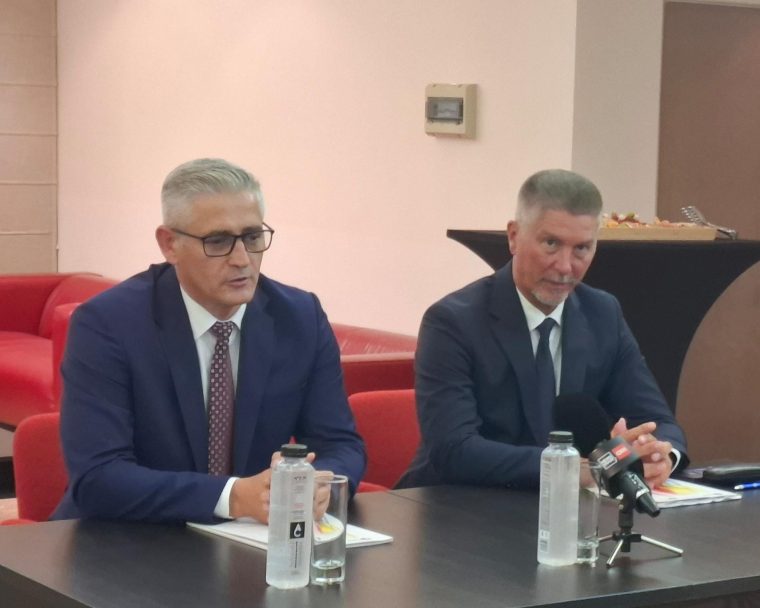 Elevii Liceului Brancusi vor invata la Centrul Universitar Pitesti