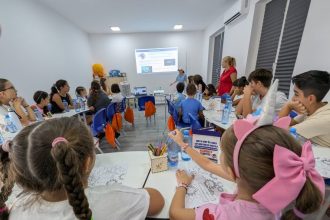 Exploratori digitali din clasa I 100 de copii din Arges