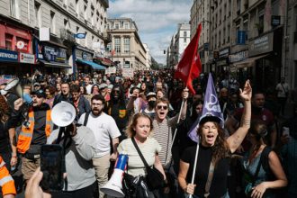 Franta afectata de o greva generala