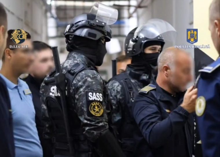 Grup infractalional pentru trafic de droguri destructurat in Pitesti