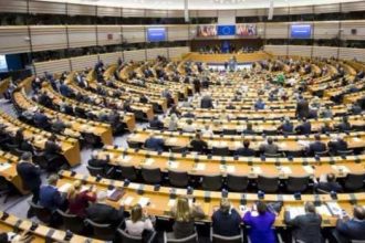 Legea pensiilor magistratilor aprobata fara motiune de cenzura