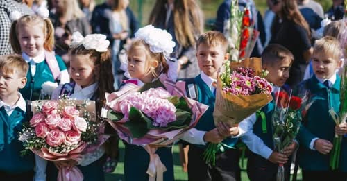 Luni 8 septembrie 30000 de dascali protesteaza