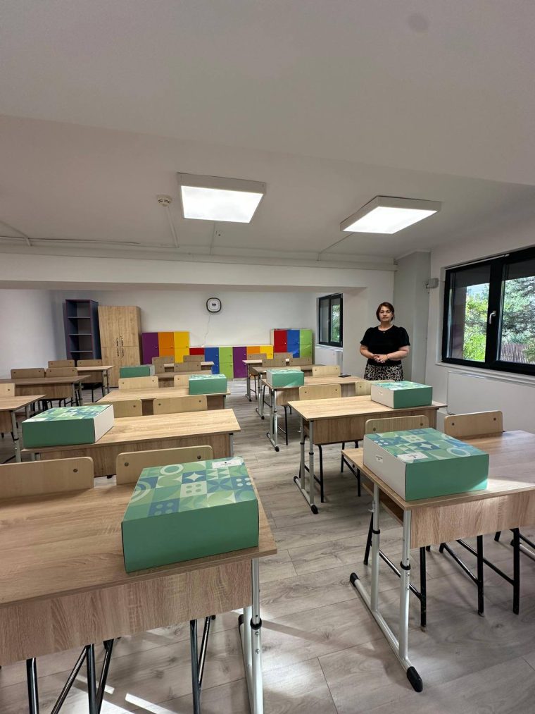 Mioveni Ghiozdanele pentru copii sunt acum in clase
