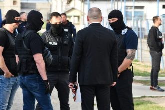 Perchezitii la Penitenciarul Mioveni pentru trafic de droguri