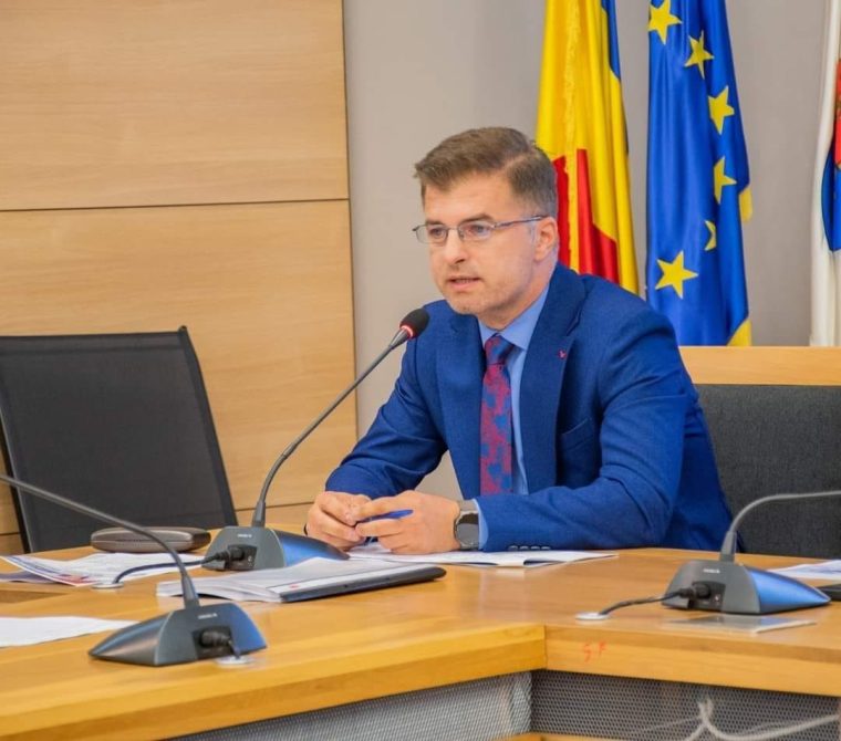 Pites ti Autobuze noi spre Supernova si Auchan Bradu