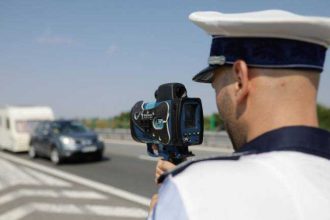 Piteshtean prins de radar cu 140 km h Politicia l a potolit
