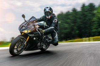 Piteshti Motociclist sanctionat cu 2835 lei Cum l a prins Politia