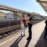 Politia in Gara Pitesti si la un liceu pentru prevenirea traficului de persoane