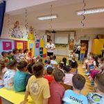 Politistii din Pitesti actiuni preventive la scoala si gara