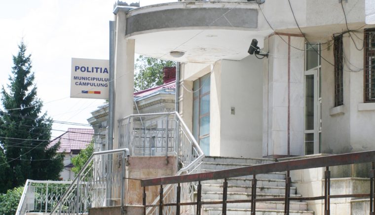 Politistul bulldog din Campulung