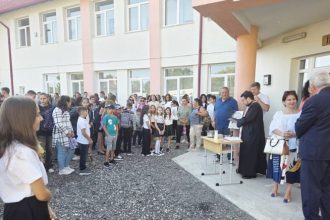 Primarul din Cateasca Liviu Nastase critica dascalii lipsa