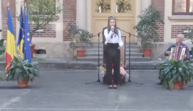 Protest splendid la Carol I Campulung Imnul Regal intonat