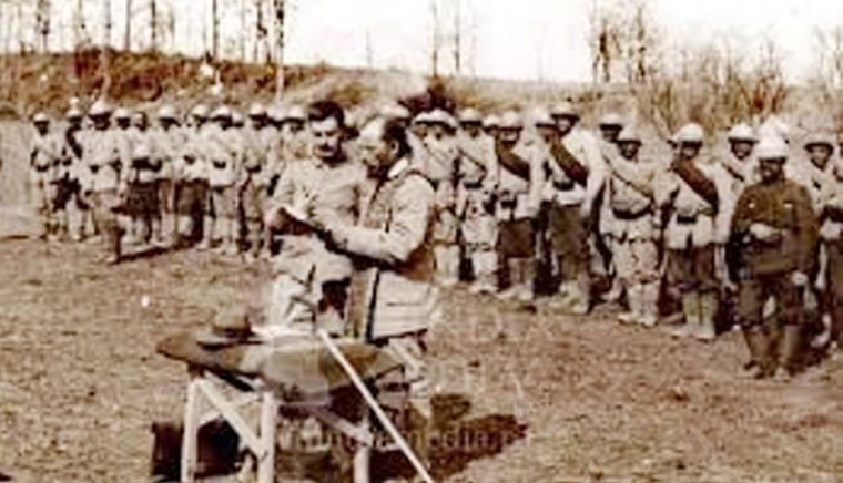 Septembrie cu slujba religioasa si palarii la Muzeul Campulung