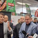 Spectaculos La Cocos s a deschis in Pitesti Premii pentru primii clienti