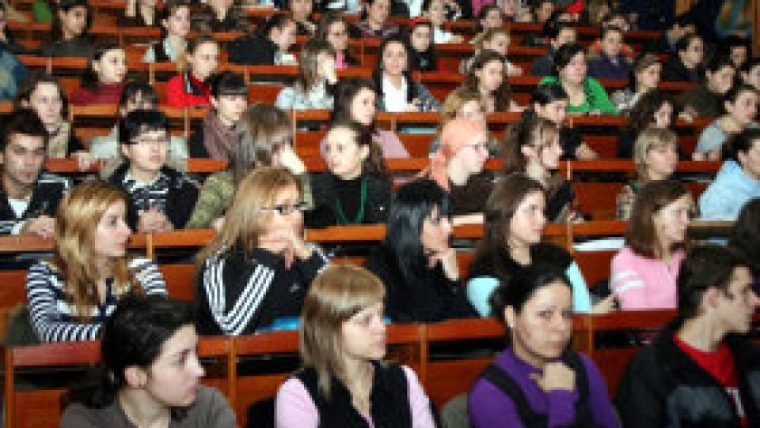 Studentii din Republica Moldova au prioritate la camin