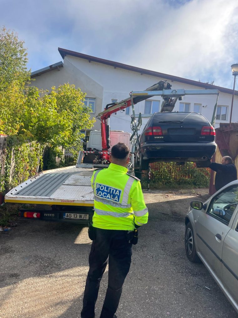 Alte masini ridicate la Pitesti de pe domeniul public