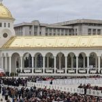 Barbat saltat de jandarmi pentru distribuirea ziarelor fasciste