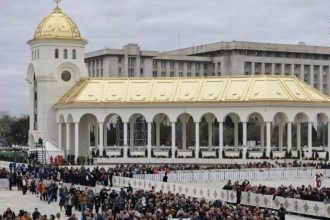 Barbat saltat de jandarmi pentru distribuirea ziarelor fasciste