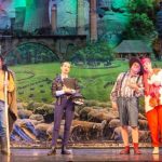 Buna seara Pitesti Cu muzica dans si umor