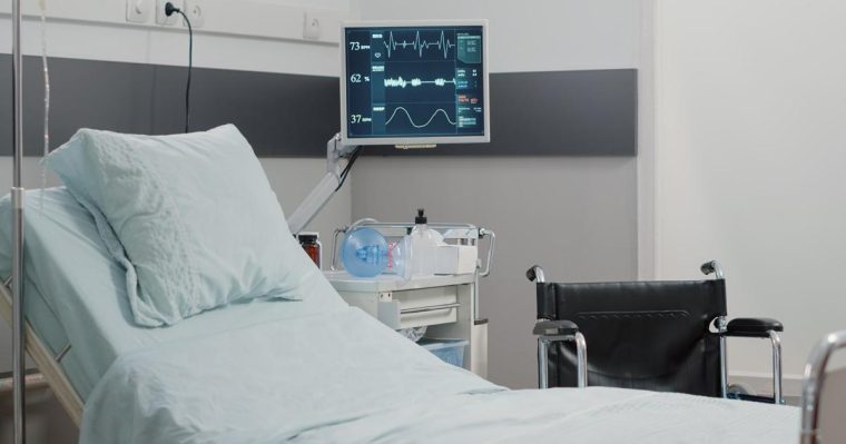 Camere video si buton de pana in spitale legea promulgata