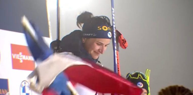 Campioana mondiala la biatlon condamnata pentru furt si frauda