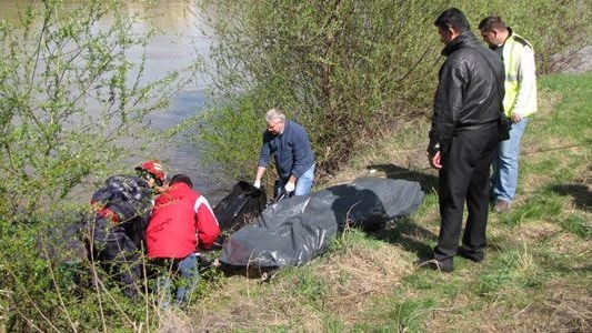 Campulung femeie de 50 de ani gasita moarta in apa