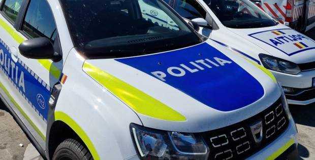 Doi tineri de 20 de ani gasiti impuscati in masina