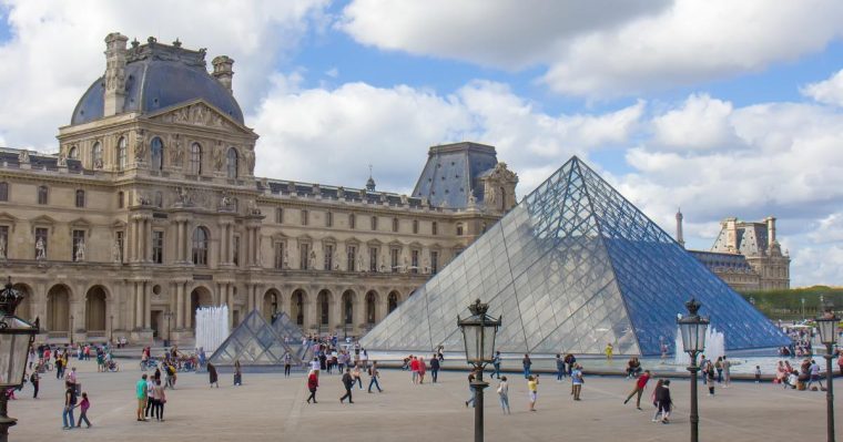 Jaf la Muzeul Luvru hoii au avut un complice