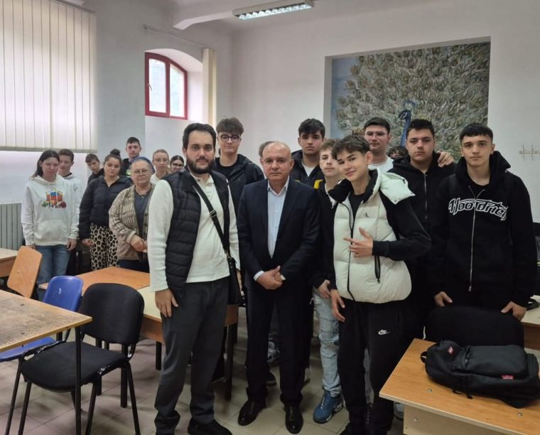 Lectie de educatie juridica la Colegiul National Dinicu Golescu