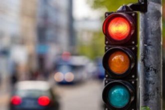 Lucrari de semaforizare pentru noul sistem de trafic in Pitestii