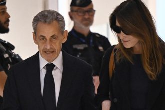 Nicolas Sarkozy amenintat cu moartea in inchisoare