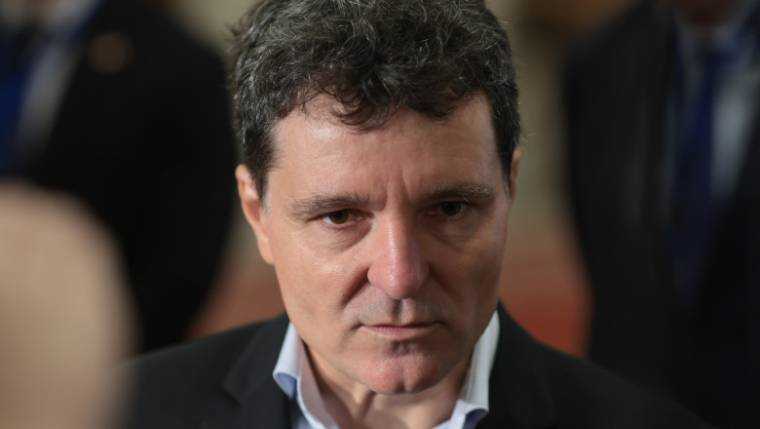 Nicuser Dan Statul nu stie sa faca spitale rapid