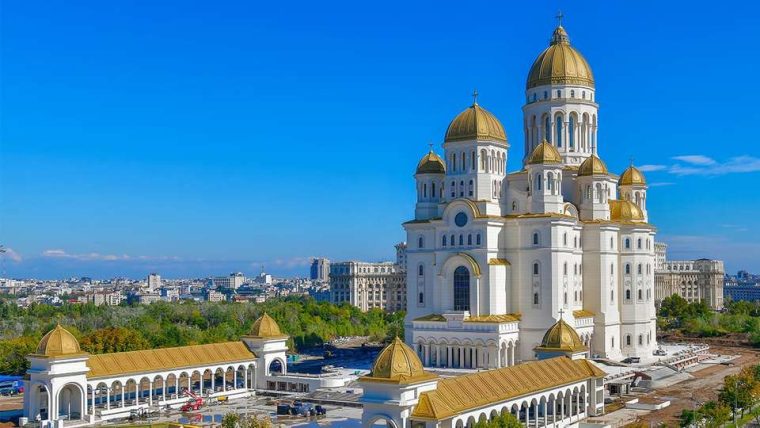 Programul sfintirii Catedralei Neamului si accesul in altar