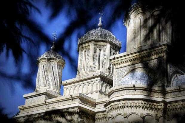 Proiectia filmului Coroana Romaniei la Curtea de Arges