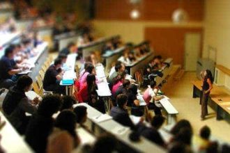 Reforma Bologna 2 0 universitatile ofera duble specializari studentilor