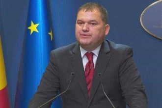 Restructurari masive in primarii aproape 13000 de functionari afectati