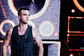 Robbie Williams declara ca sufer de sindromul Tourette