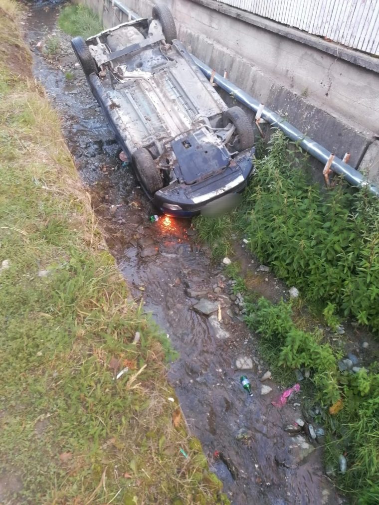 Rucar Masina rasturnata in canal o victima spitalizata