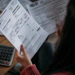 Studiu 7 din 10 romani vor sa reduca facturile la electricitate